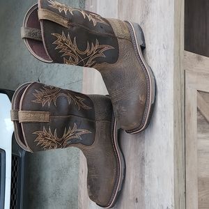 New without box.  Ariat workhog steel toe boots.  Size 8 1/2 EE.
